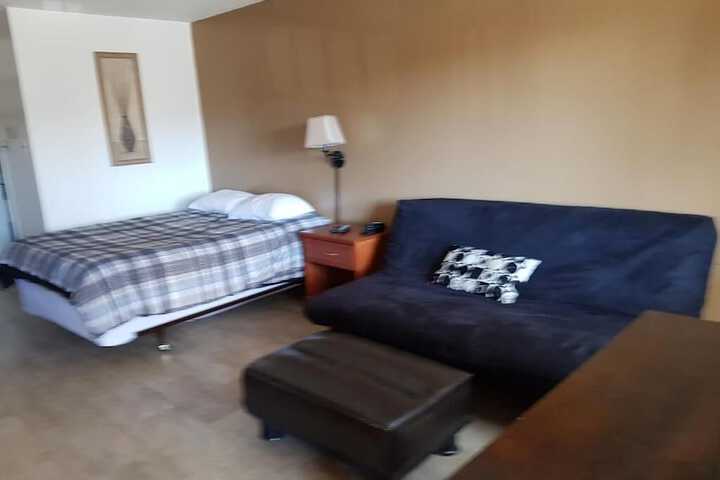 Room 13 of 32