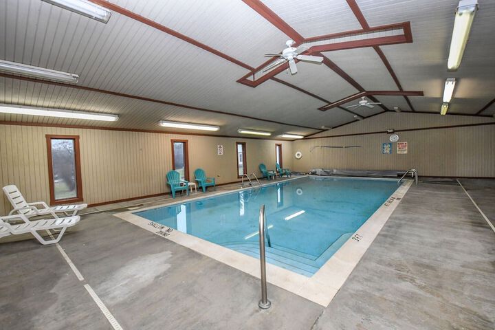 Sunplace 30 by Taylor Made Deep Creek