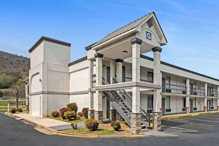 Hotel 4 of 51
