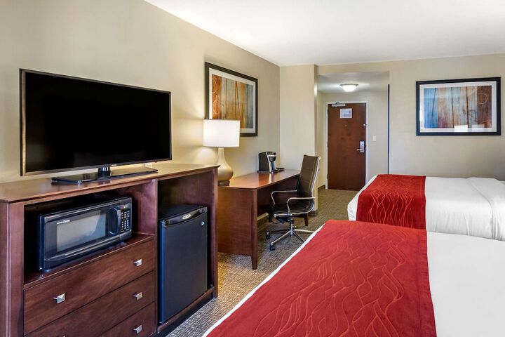 Room 8 of 33