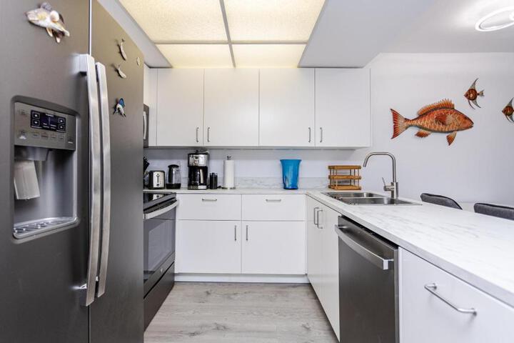 Bass & Sun Condominium 2 / 2 Bedroom