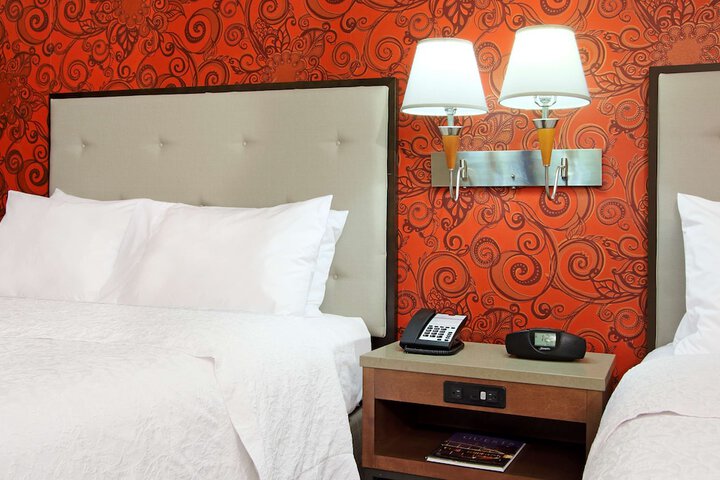 Room 28 of 68