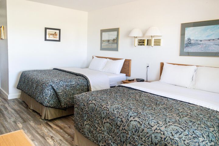 Riverwood Inn Hotel Premiere Double Queen Suite