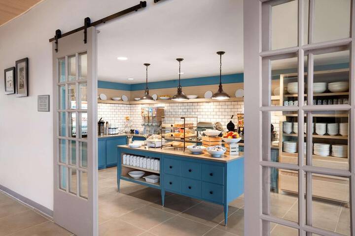 Country Inn & Suites by Radisson Ft. Atkinson, WI