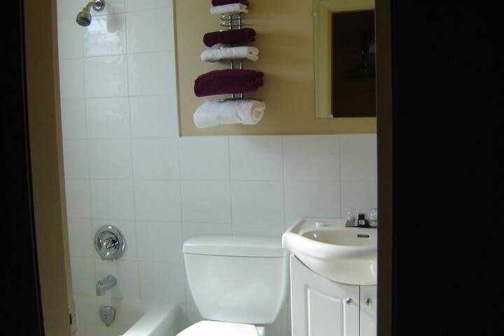 Room 27 of 40