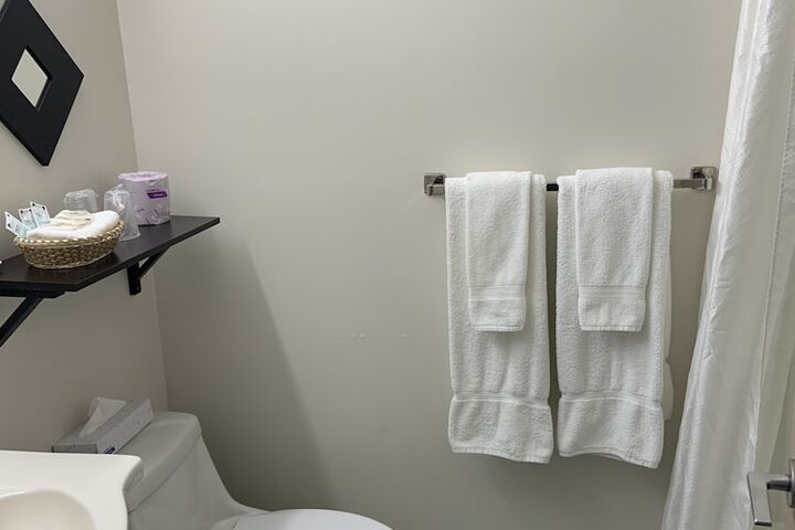 Room 11 of 18