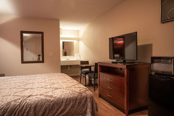 Room 64 of 71