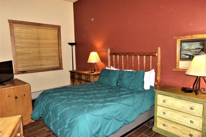 Room 13 of 30