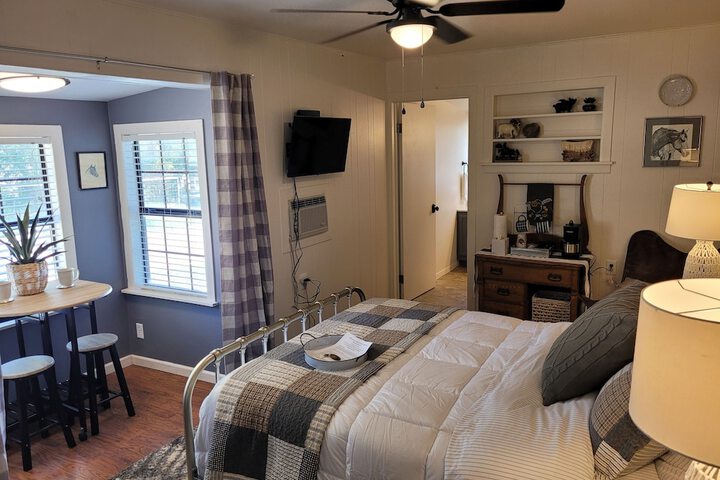Room 9 of 34