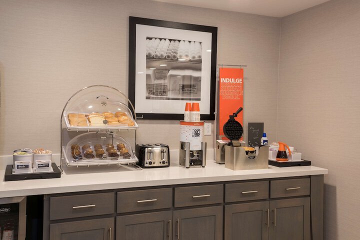 Breakfast/Coffee Service 26 of 30