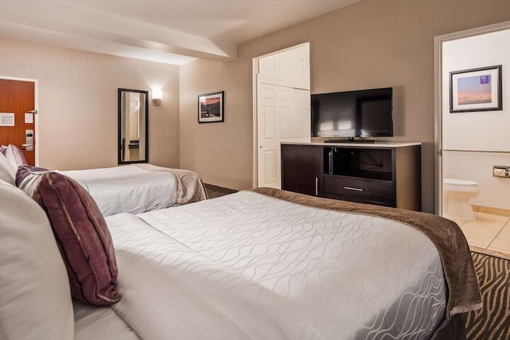 Room 15 of 36