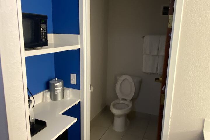 Room 12 of 25