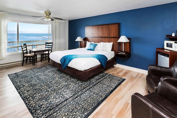Clarion Inn Surfrider Resort