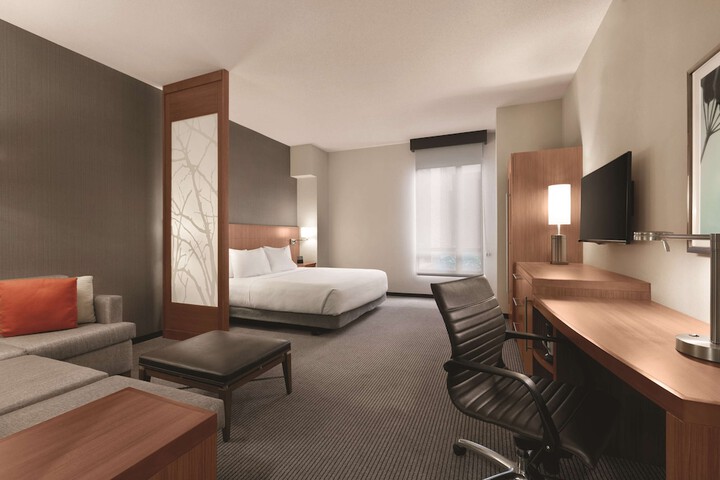 Room 18 of 33
