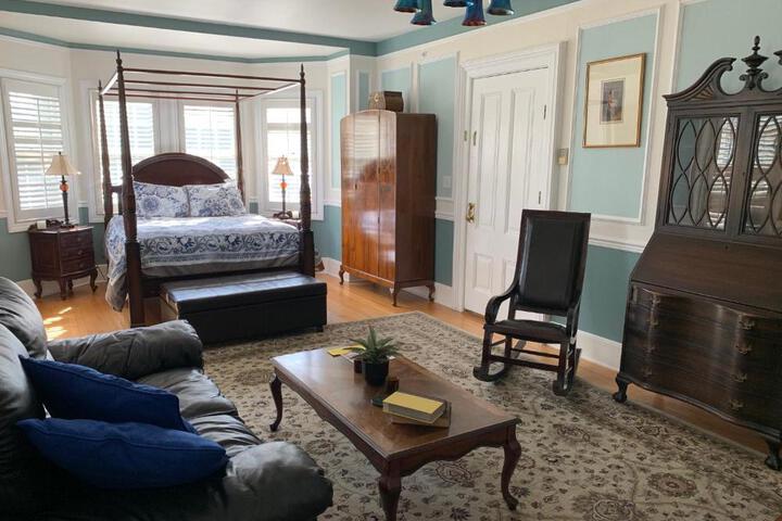The Inn at Benicia Bay