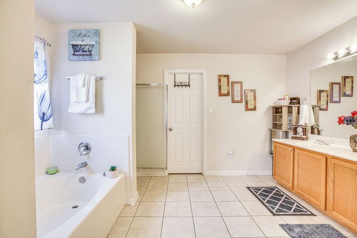 Spacious Family-friendly Home in Denham Springs!