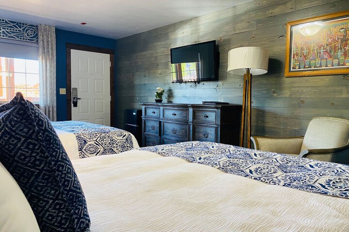 Room 43 of 82