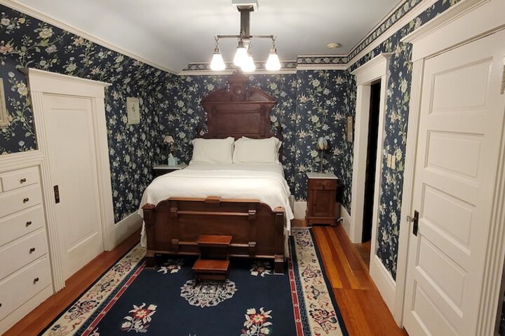 Room 19 of 39