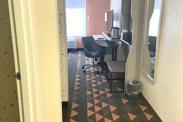 Room 61 of 95