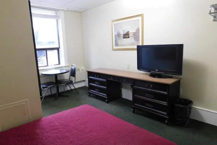 Room 21 of 36