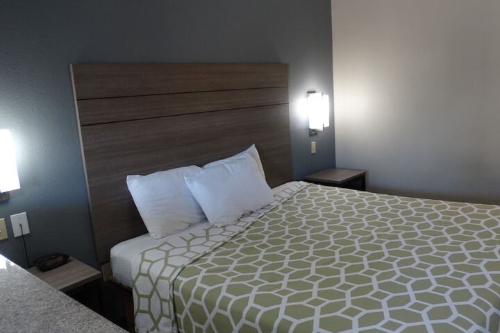 Room 16 of 16