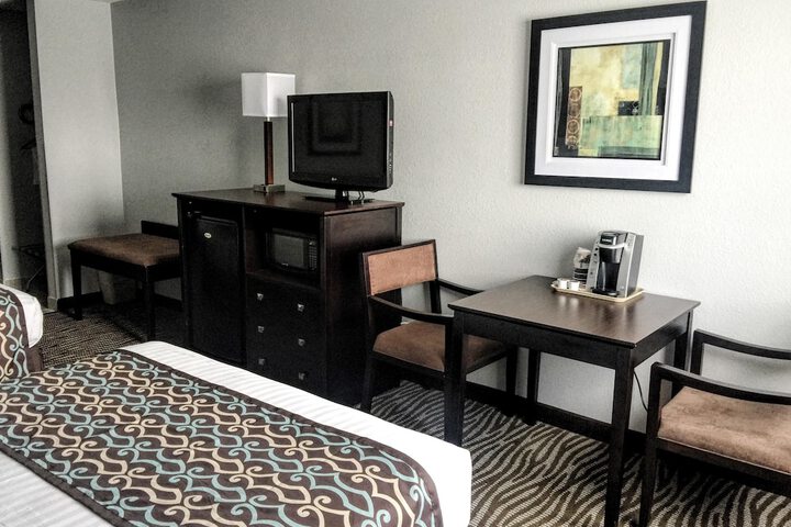 Room 11 of 24