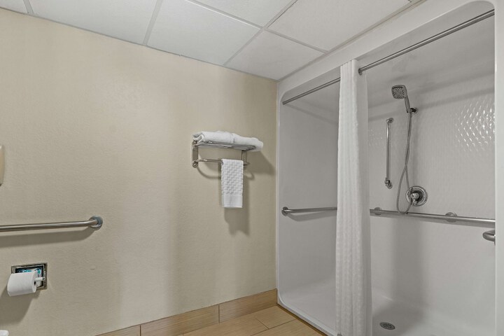 Room 5 of 39