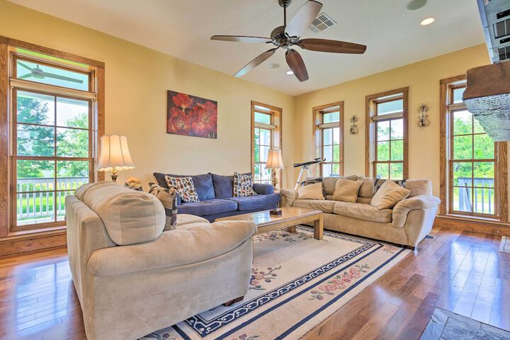 Bright Waveland Home - Walk to Beach Access!