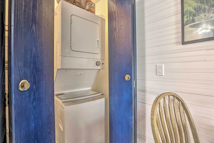 Grand Lake Condo w / Mountain Views: Walk to Lake!