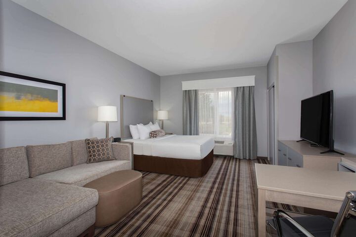 Hawthorn Extended Stay by Wyndham Loveland