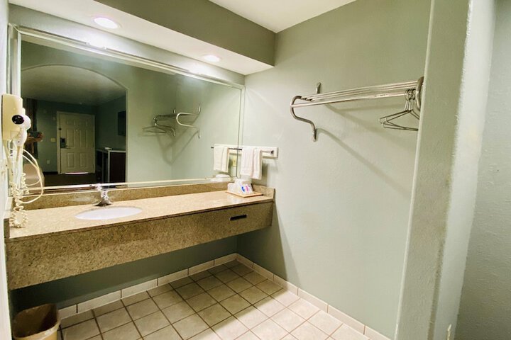 Room 14 of 15