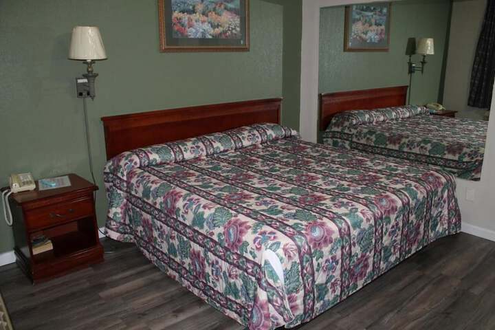 Room 33 of 42