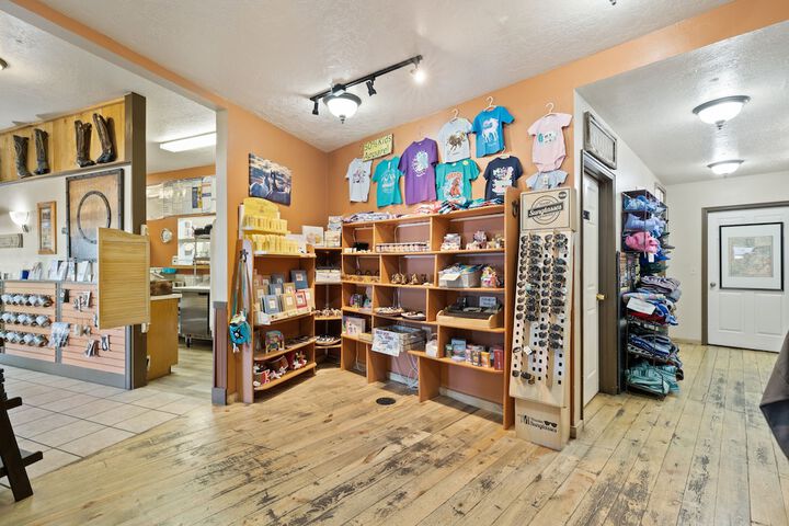 Gift Shop 43 of 49