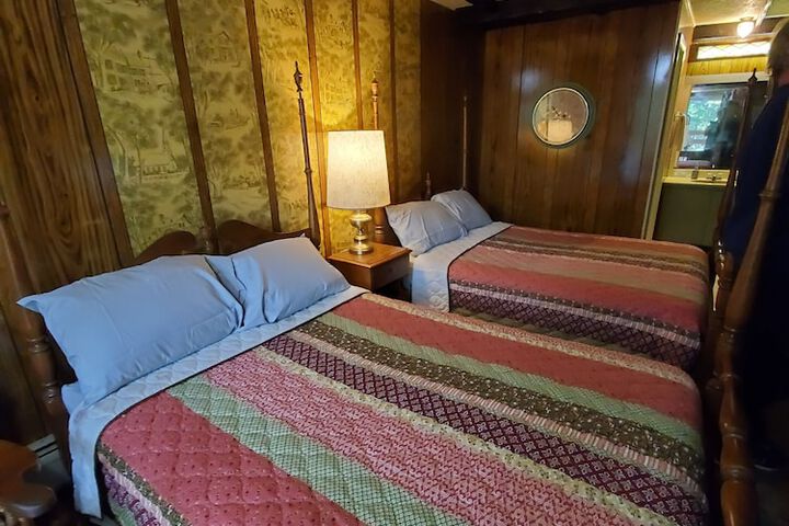 Room 90 of 118