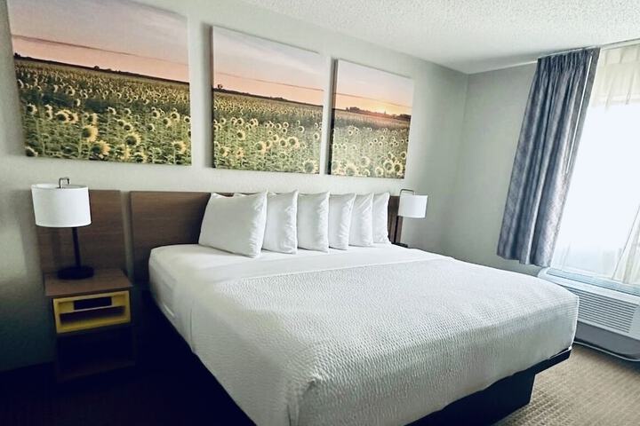 Room 26 of 32