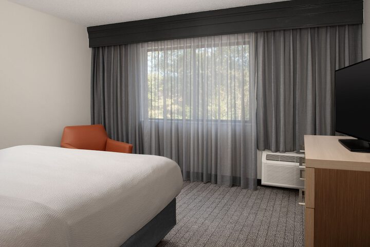 Room 16 of 32