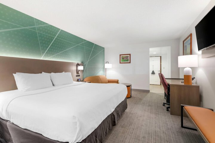 Comfort Inn & Suites Lake George
