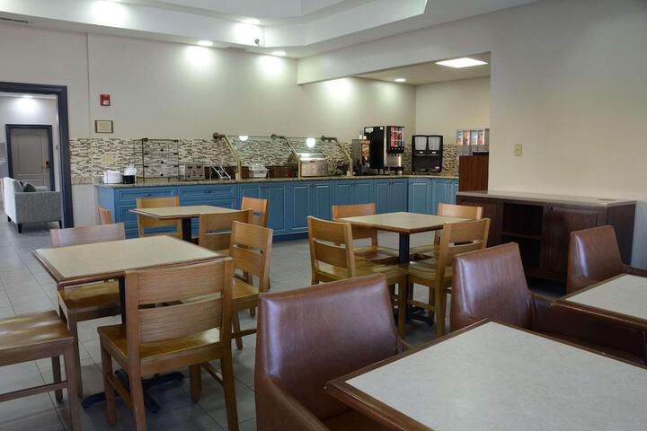 Country Inn & Suites by Radisson Buford at Mall of Georgia, GA