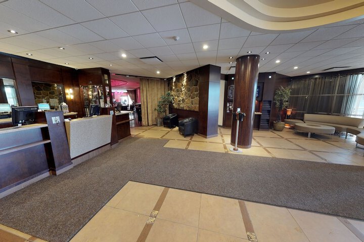 Hotel 2 of 75