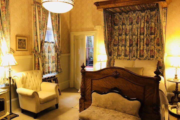 Camellia Inn