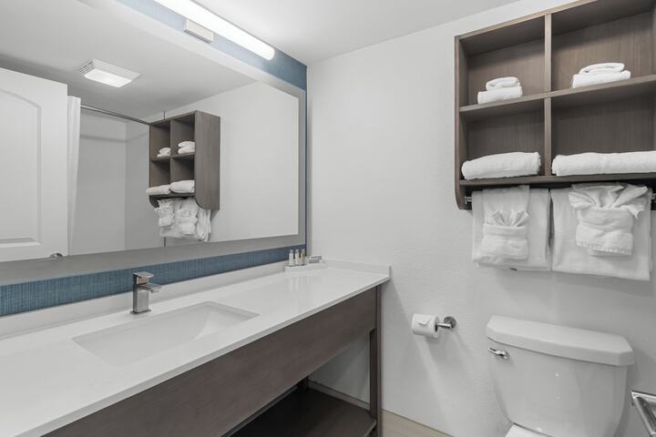 Room 157 of 273