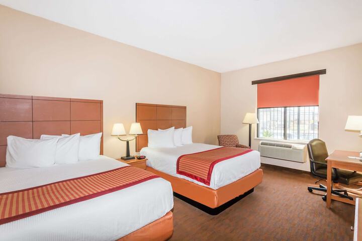 Room 6 of 19