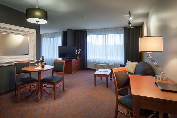Room 17 of 42