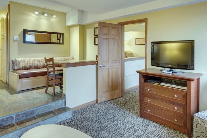 Room 51 of 64