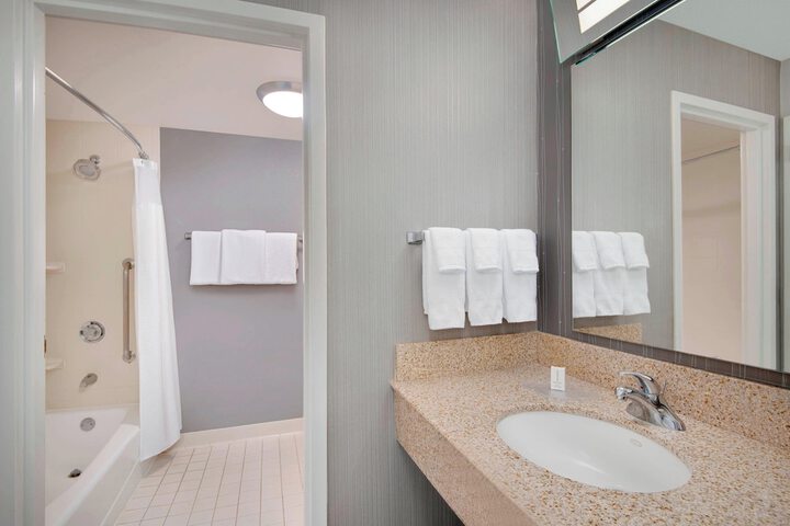 Room 14 of 25