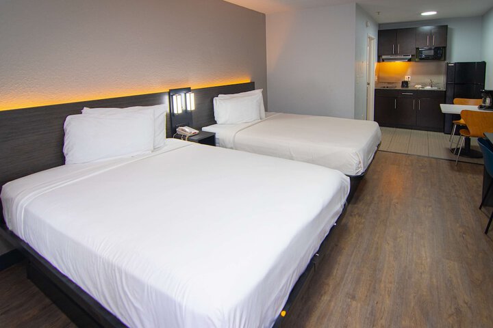 Room 25 of 43
