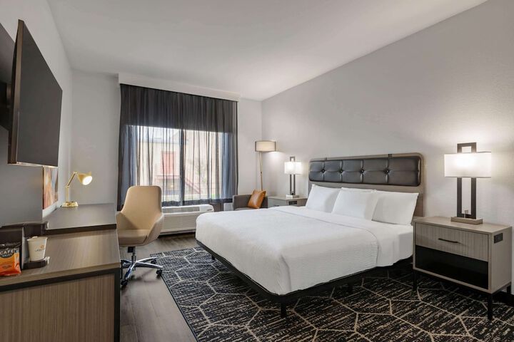 Room 42 of 70