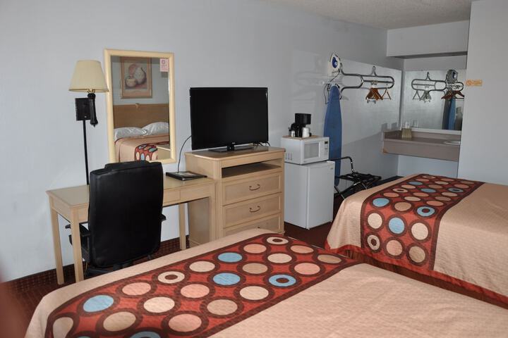 Room 26 of 40