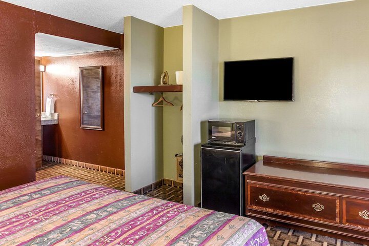 Room 20 of 35