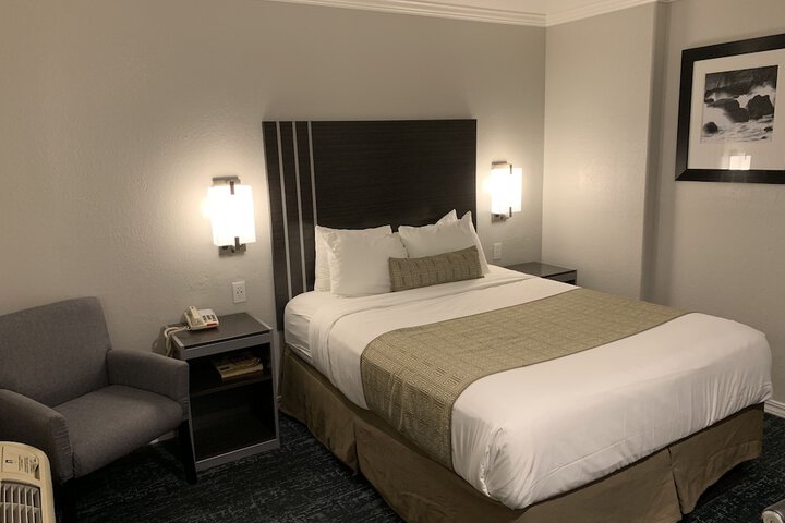 Room 15 of 32